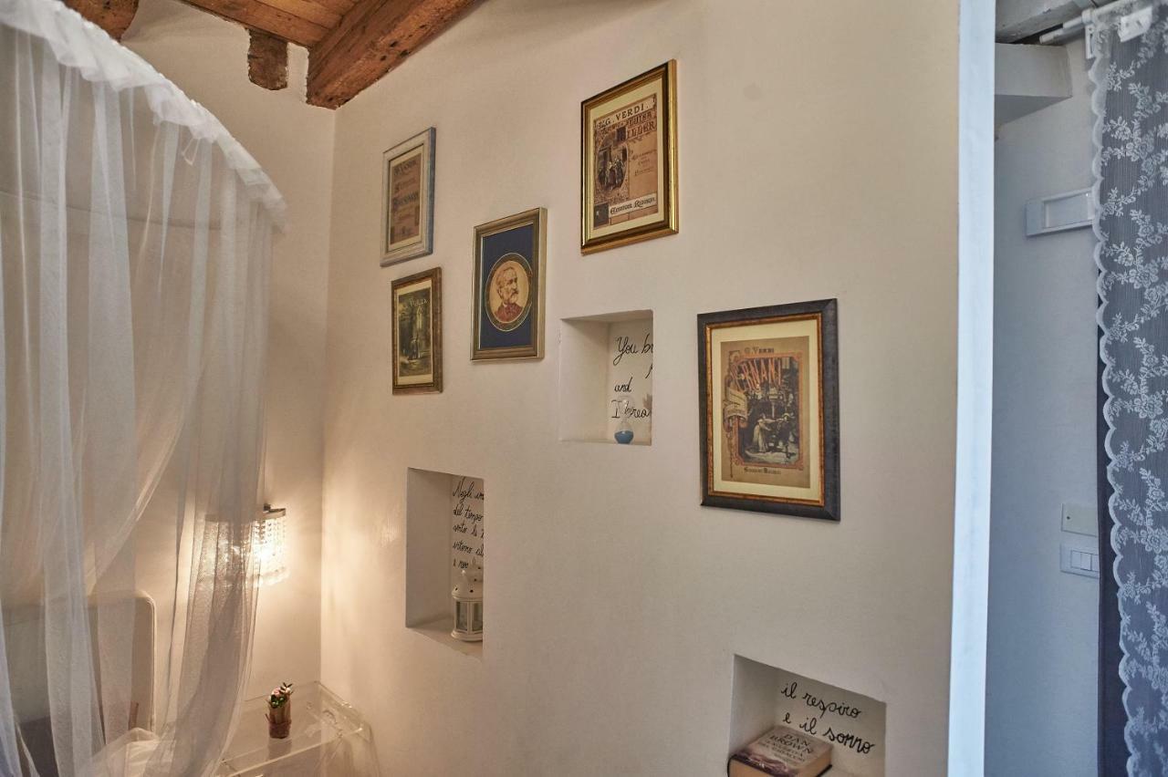 Abbraccio Di Romeo